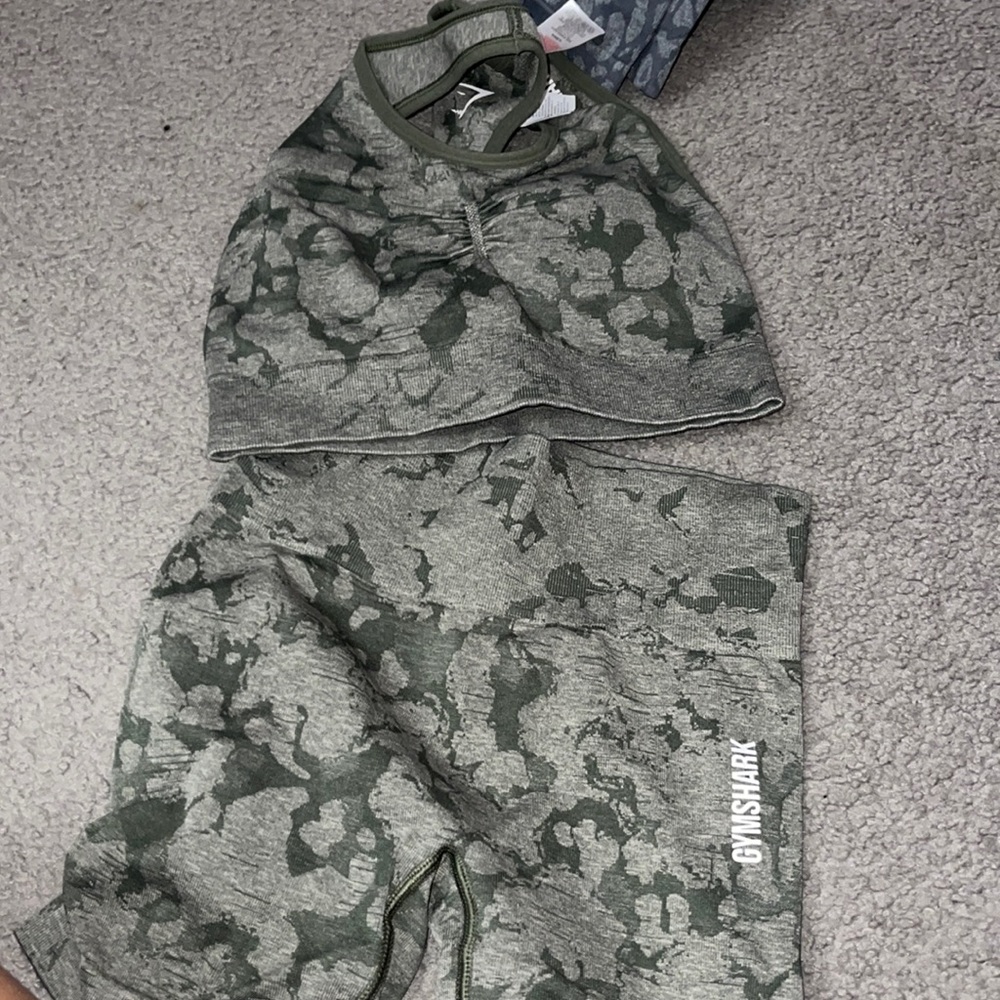 Gym shark olive green set worn twice